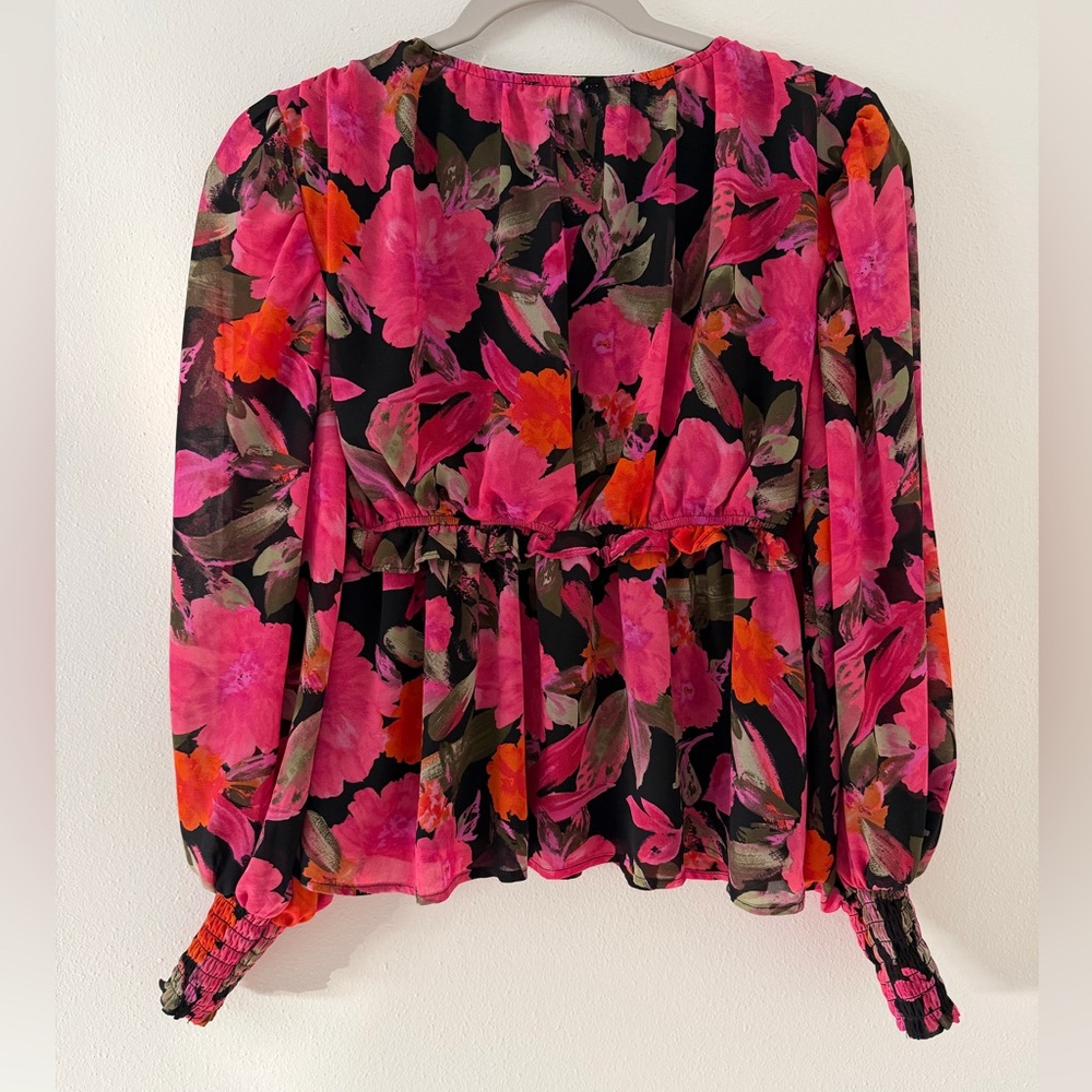 NWOT Blu Pepper Floral Cinched Waist blouse size small - Picture 10 of 10